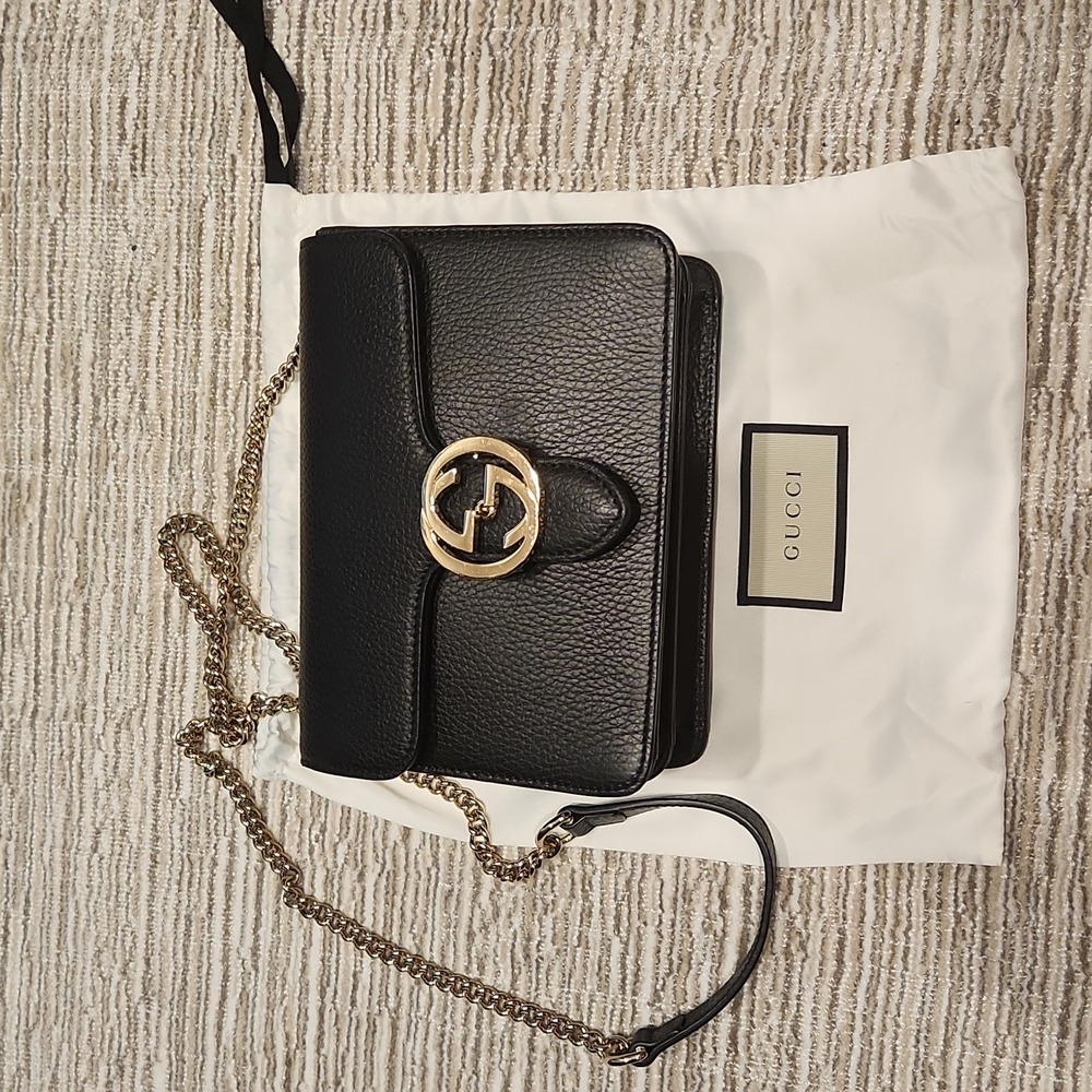 Gucci black leather crossbody shoulder bag